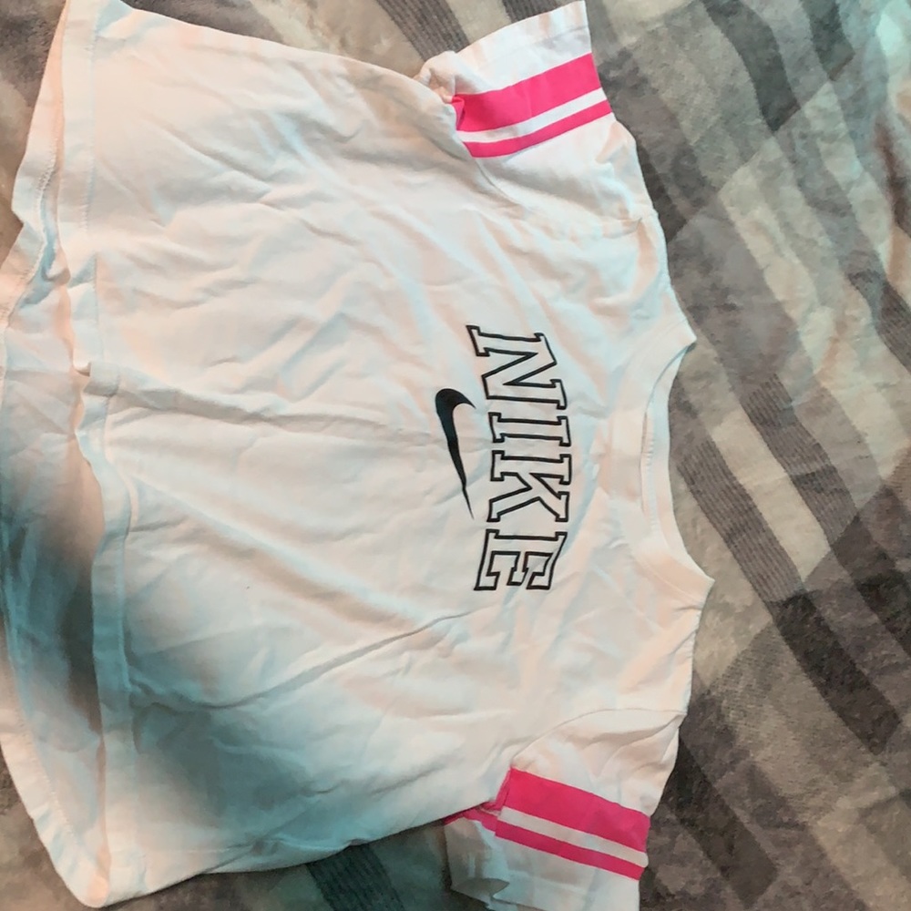 Nike girls large crop top